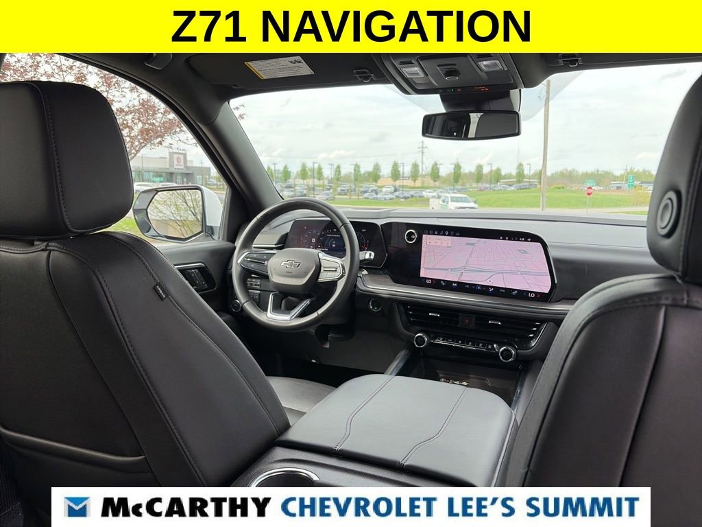 Used 2025 Chevrolet Suburban Z71 AWD/4WD image 36