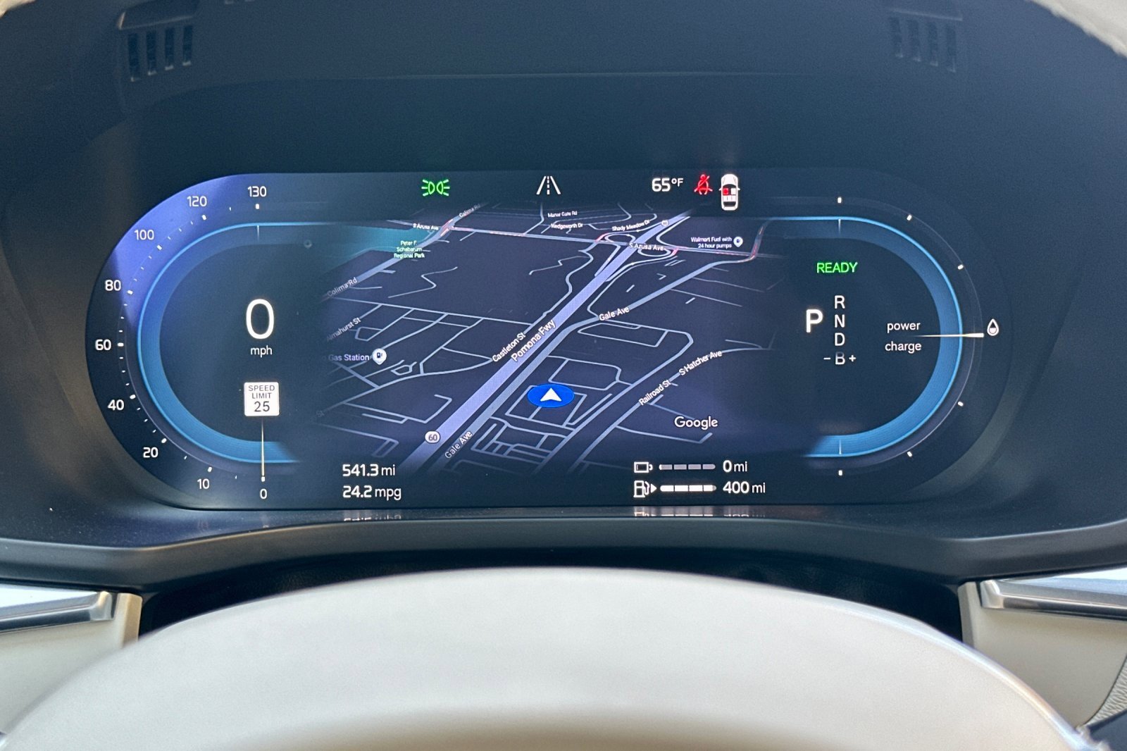 Certified 2025 Volvo XC60 T8 Plus w/ Protection Package Premier image 29