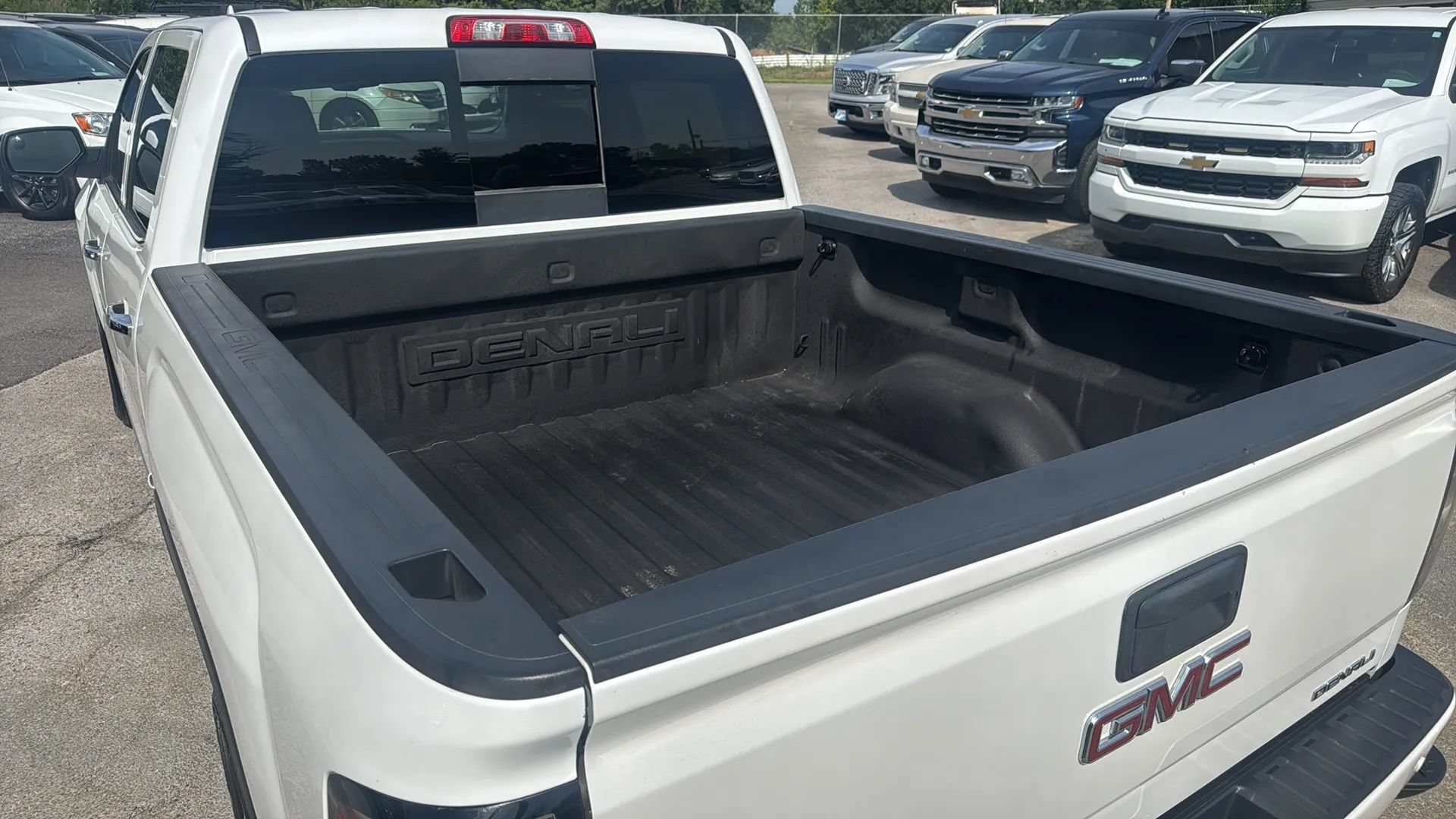 Used 2016 GMC Sierra 1500 Denali AWD/4WD image 25