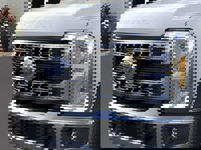 New 2025 Ford F450 XLT w/ XLT Value Package image 17