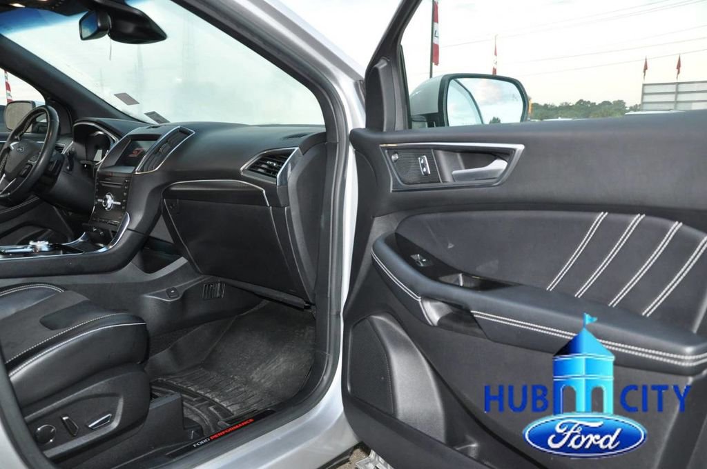 Used 2019 Ford Edge ST image 17