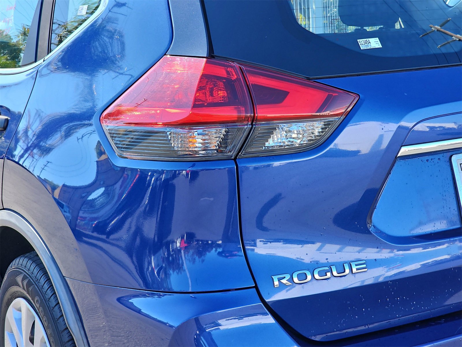 Used 2020 Nissan Rogue S image 11