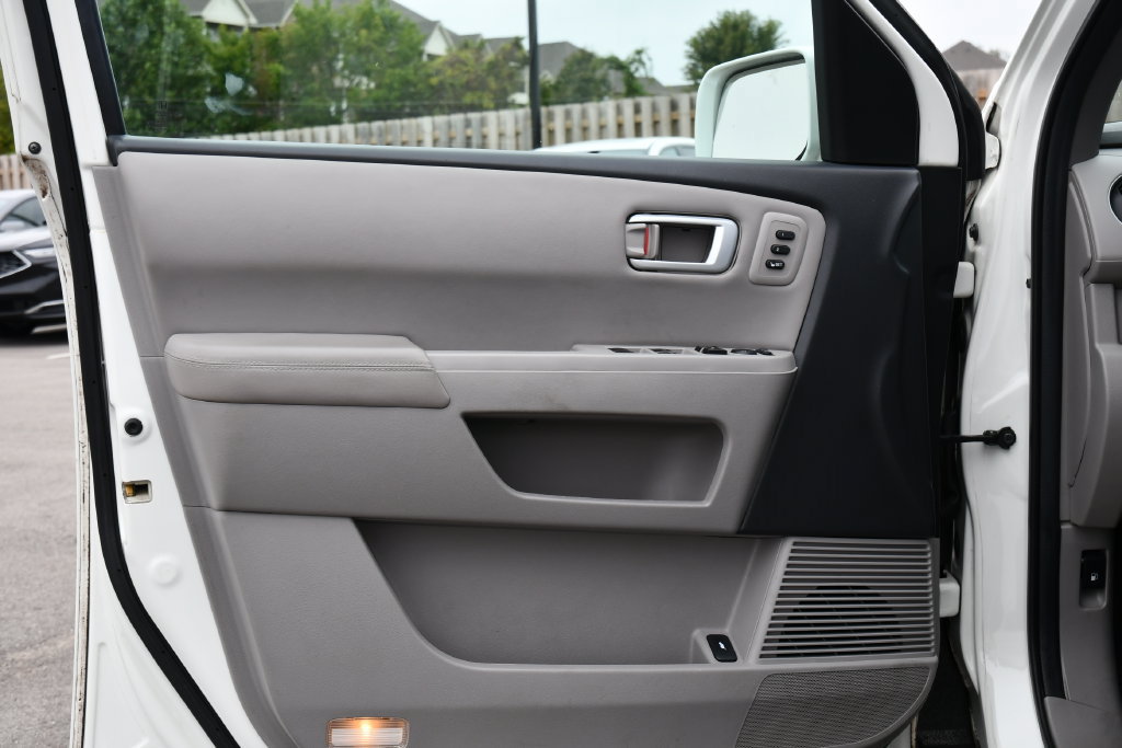 Used 2014 Honda Pilot Touring image 14