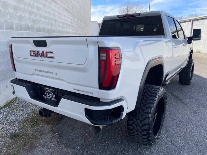 Used 2024 GMC Sierra 3500 Denali w/ Technology Package AWD/4WD image 9