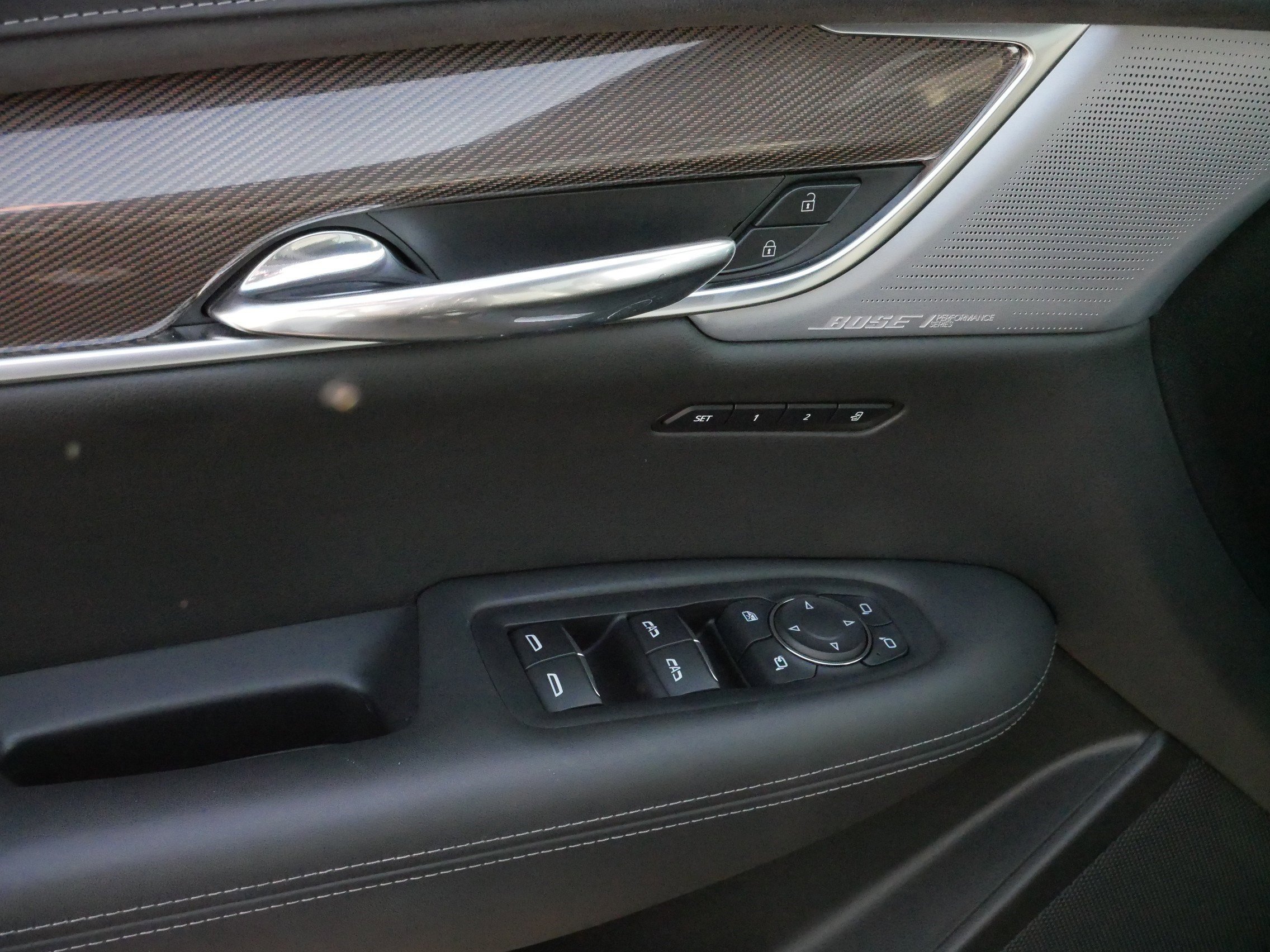 Certified 2024 Cadillac XT6 Sport w/ LPO, Onyx Lite Package image 19