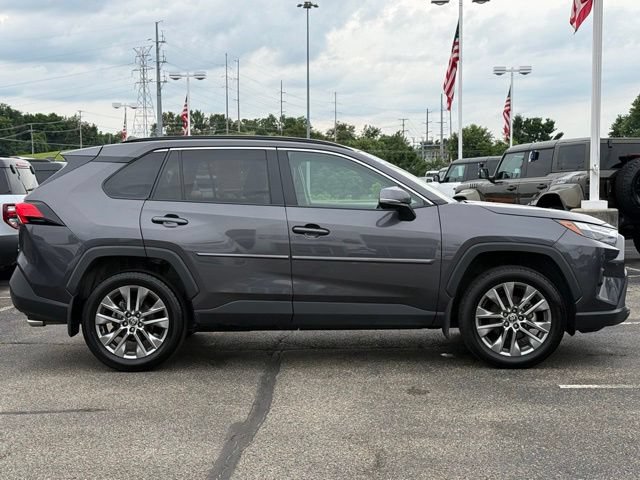Used 2025 Toyota RAV4 XLE Premium w/ Weather Package AWD/4WD image 4