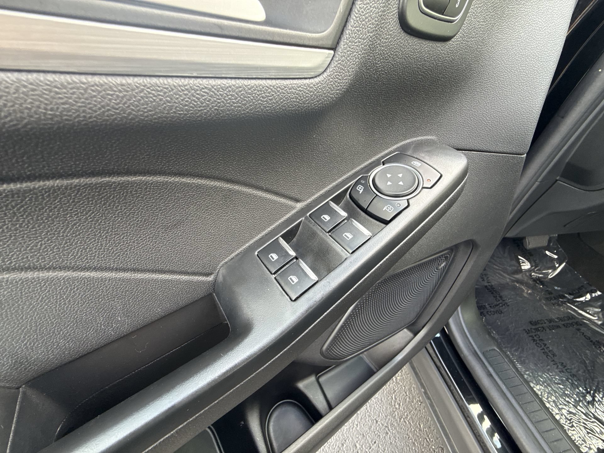 Used 2023 Ford Escape Platinum AWD/4WD image 13