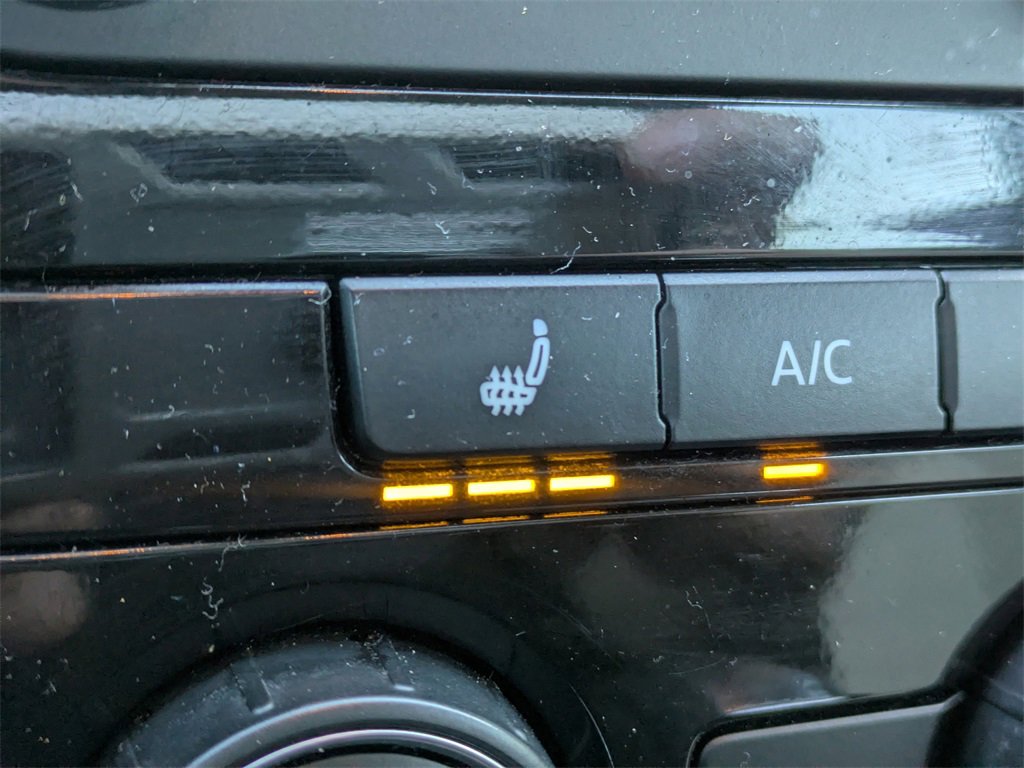 Used 2015 Volkswagen Passat 1.8T SE image 26