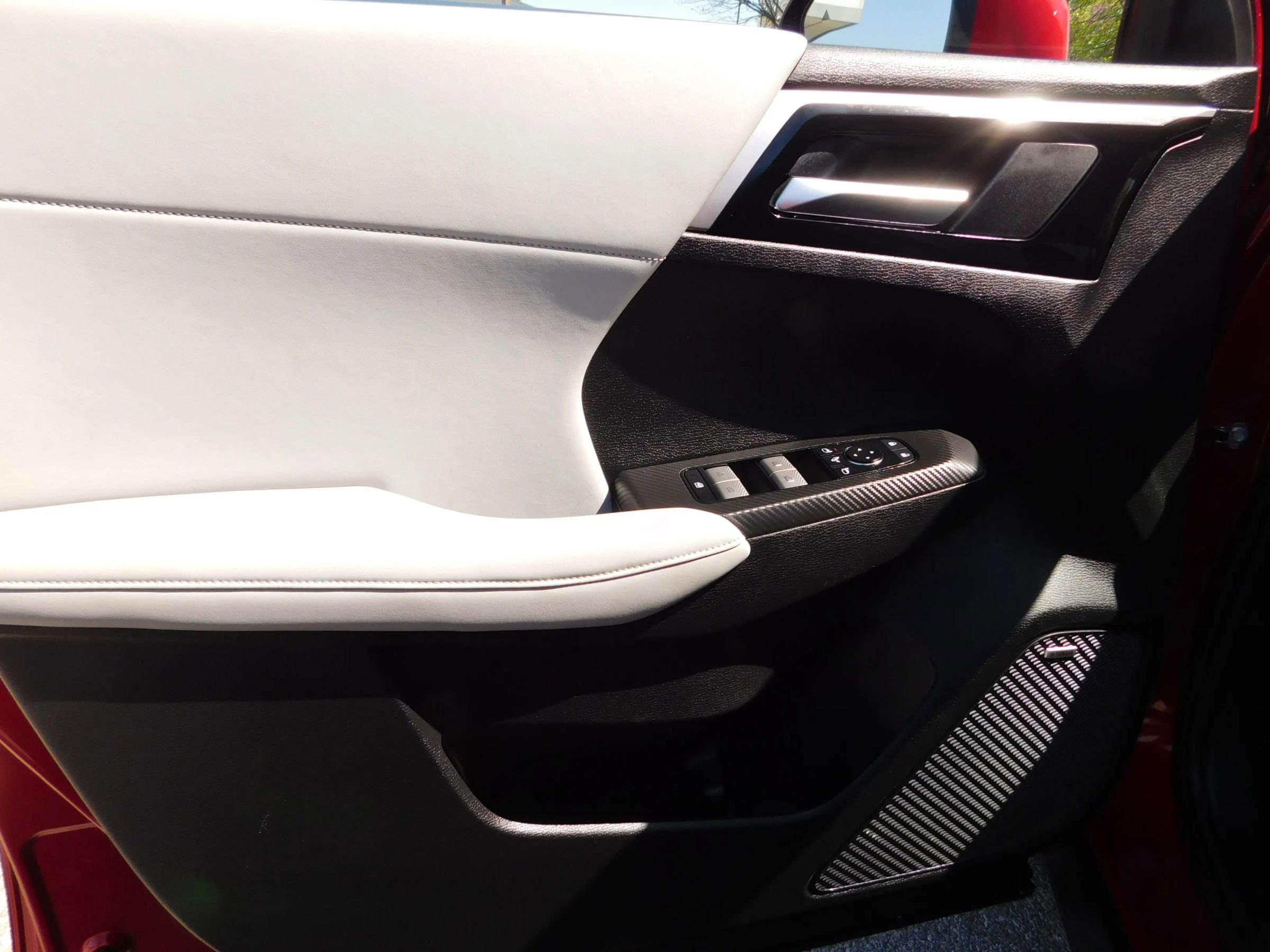 Used 2025 Mitsubishi Outlander SE image 16