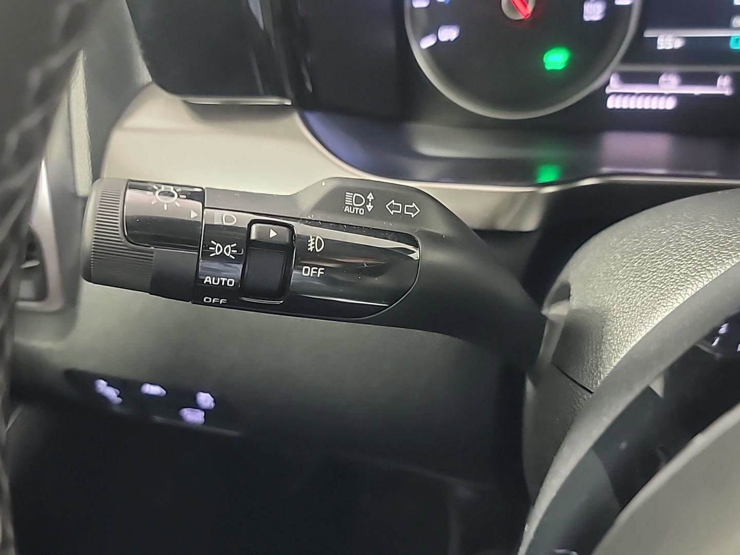 Used 2023 Kia Sorento EX AWD/4WD image 29