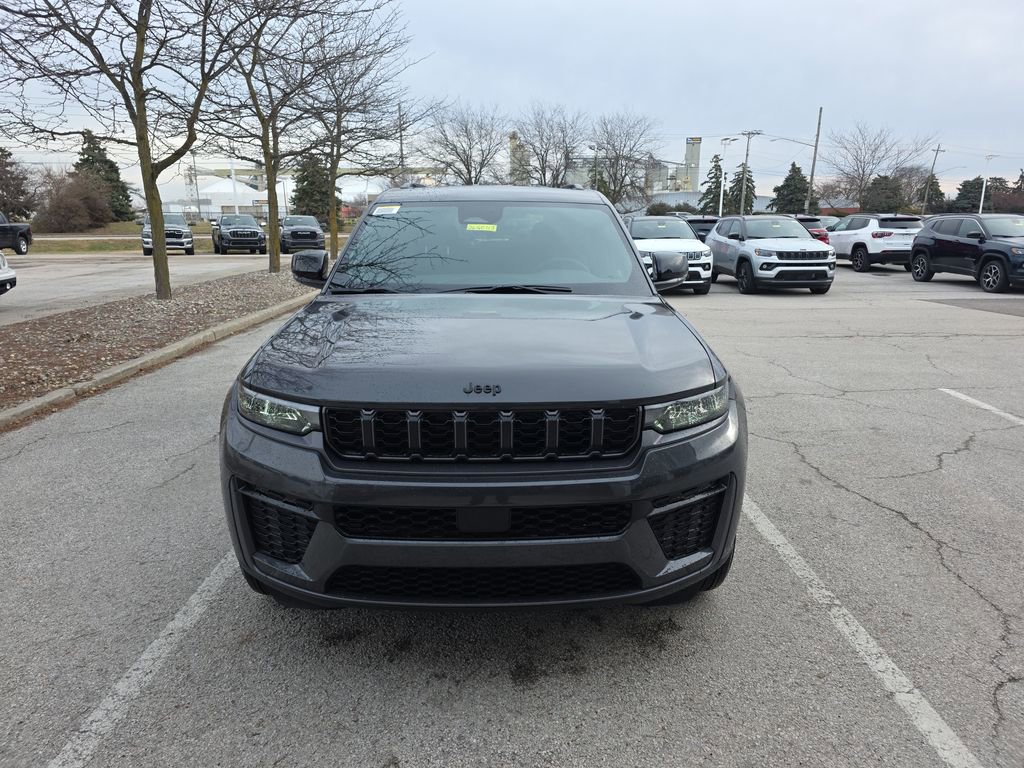 New 2026 Jeep Grand Cherokee Altitude image 2