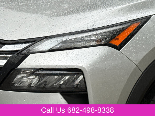 Used 2024 Nissan Rogue SV w/ SV Premium Package FWD image 4