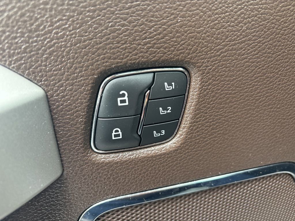 Used 2020 Ford F250 King Ranch w/ King Ranch Ultimate Package AWD/4WD image 26