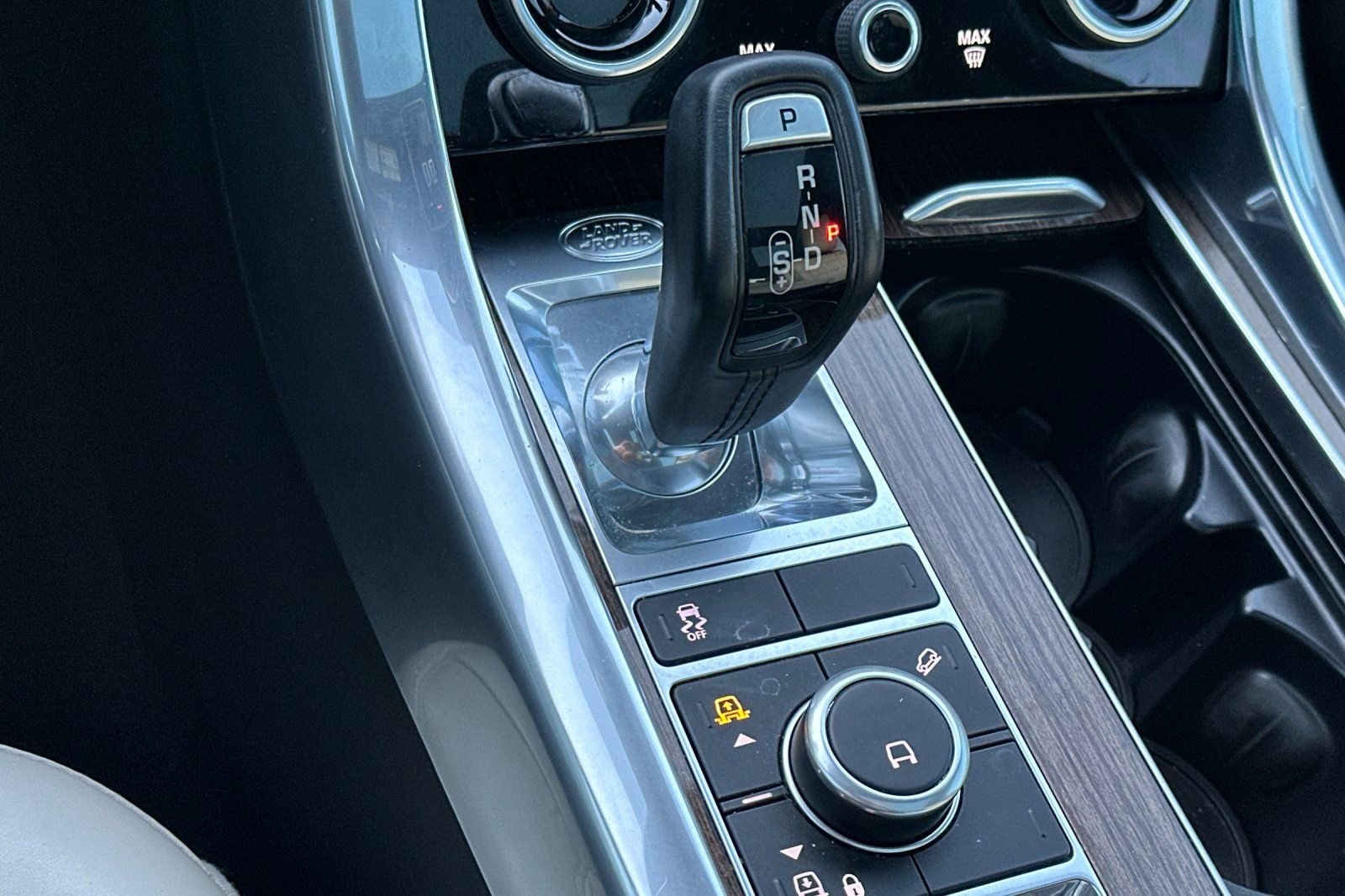 Used 2019 Land Rover Range Rover Sport HSE image 25