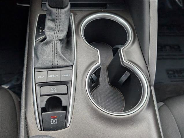 Used 2022 Toyota Camry LE image 8