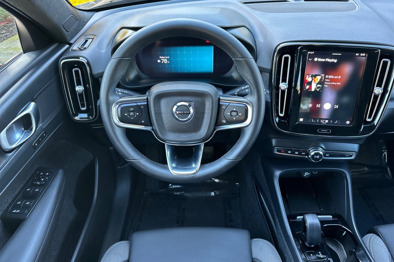 Certified 2023 Volvo XC40 Recharge Core image 16