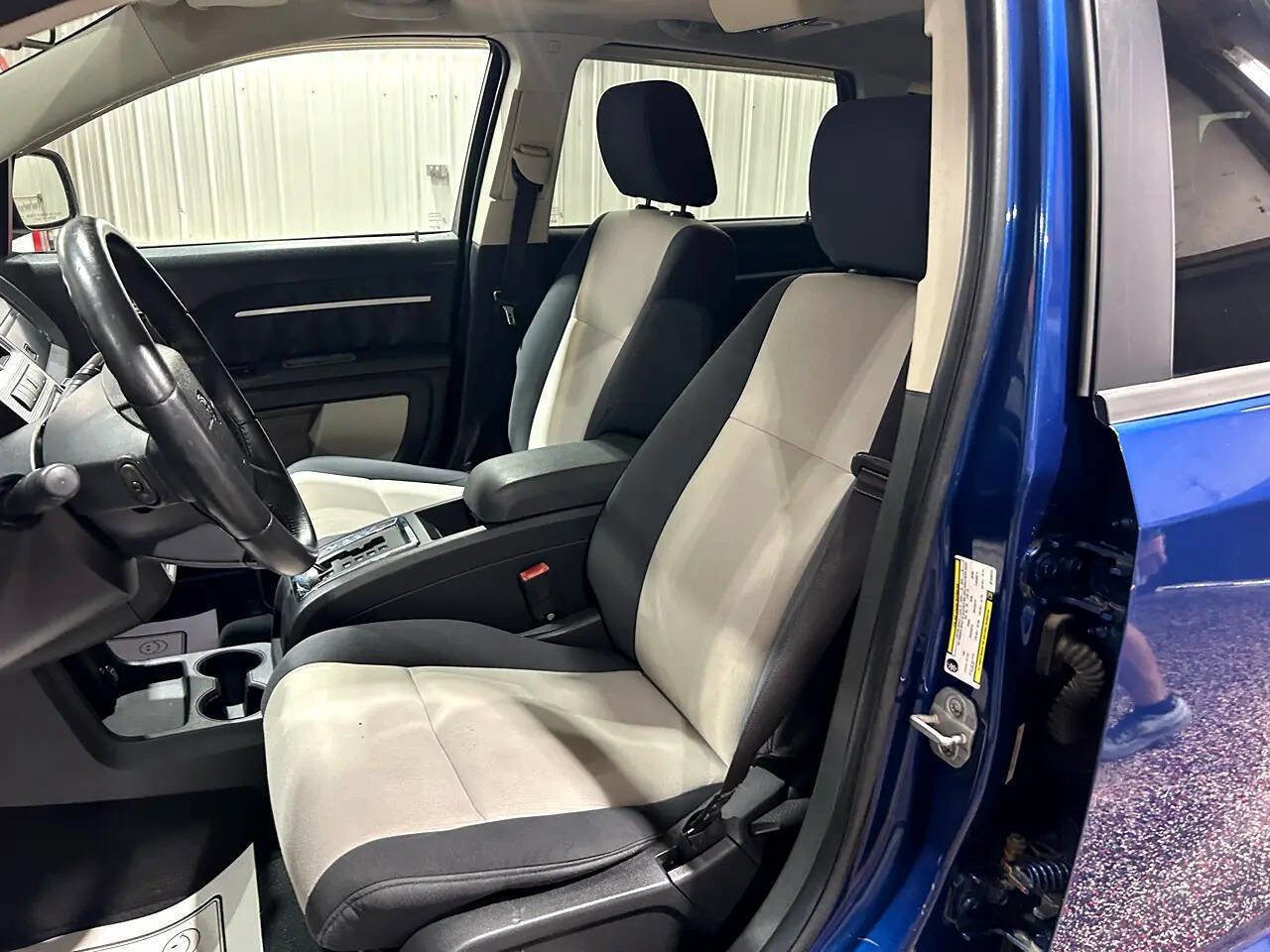 Used 2009 Dodge Journey SXT w/ Chrome Appearance Group FWD image 6