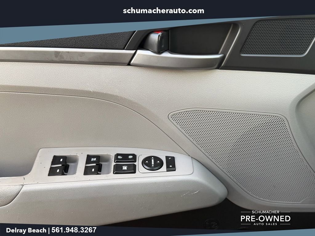 Used 2017 Hyundai Elantra SE FWD image 24