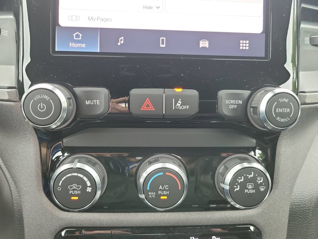 New 2026 RAM 1500 Express AWD/4WD image 37