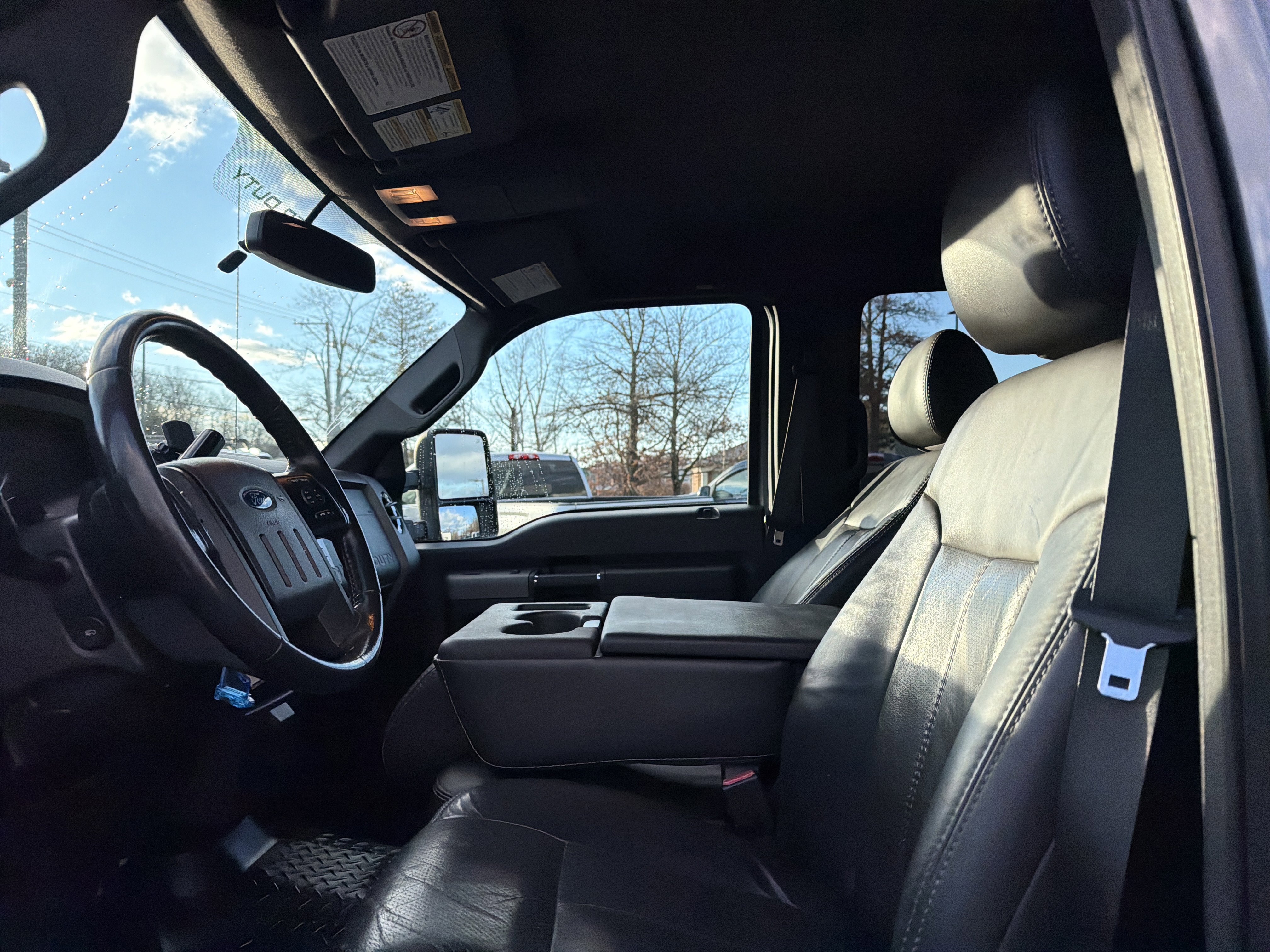 Used 2011 Ford F350 Lariat w/ Lariat Interior Pkg image 12