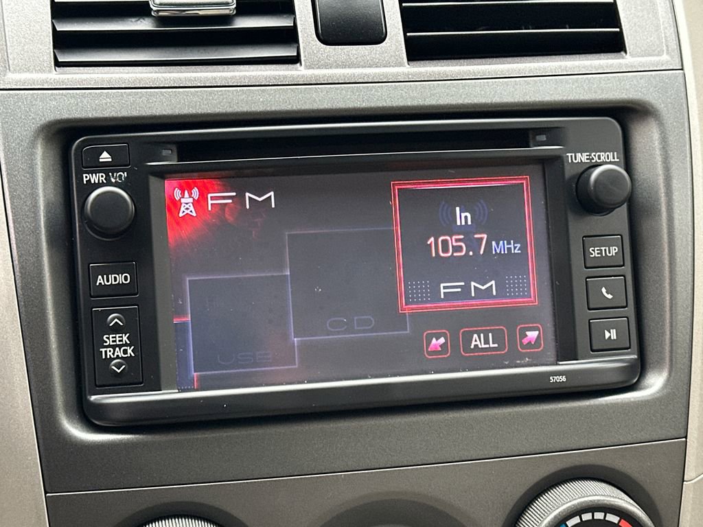 Used 2013 Toyota Corolla LE image 22