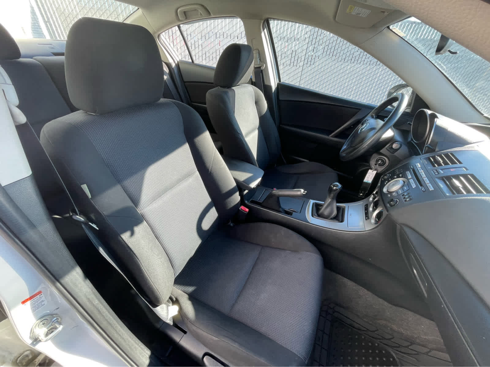 Used 2010 MAZDA MAZDA3 i Sport image 26