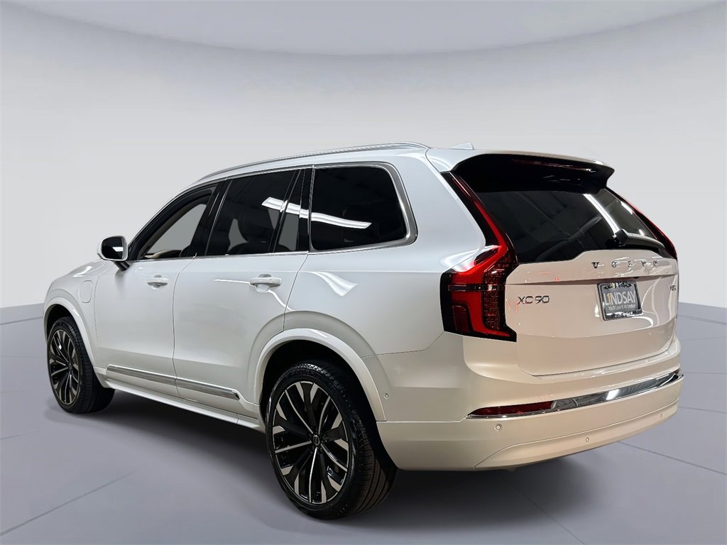 Used 2025 Volvo XC90 T8 Plus image 12
