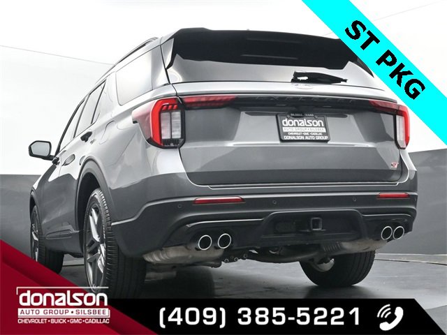 Used 2025 Ford Explorer ST image 18