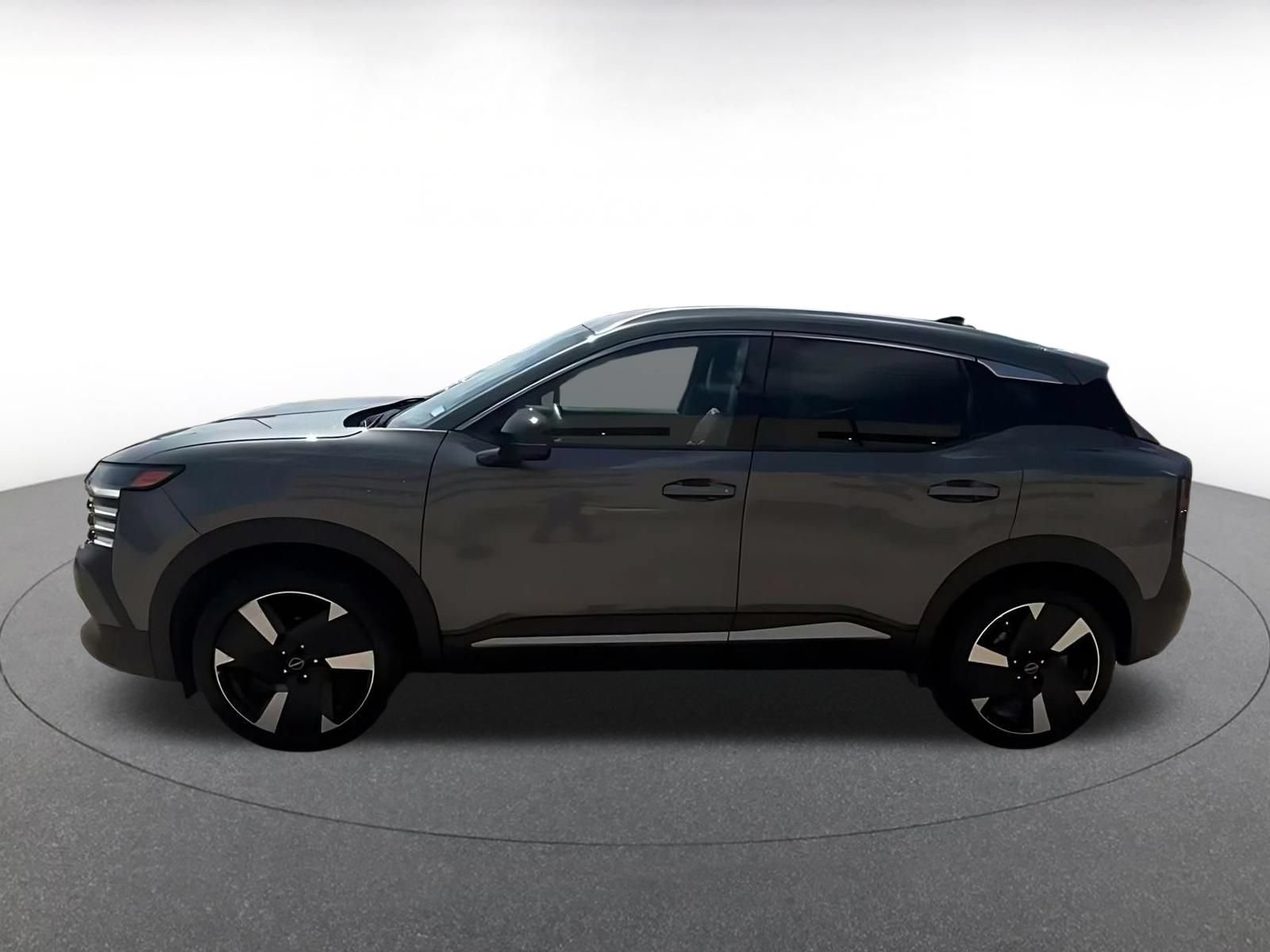 Used 2026 Nissan Kicks SR AWD/4WD image 8