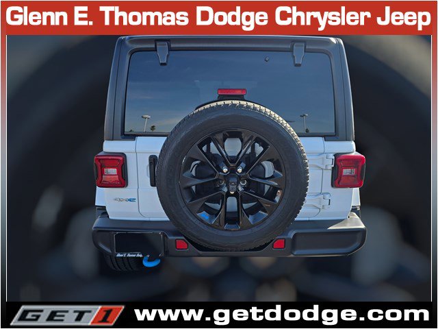 Used 2023 Jeep Wrangler Sahara w/ Cold Weather Group image 8