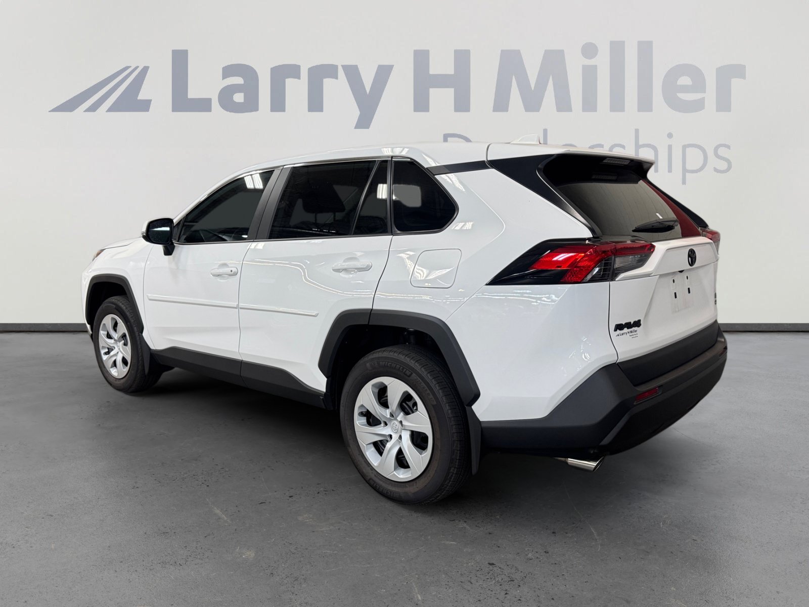 Certified 2025 Toyota RAV4 LE AWD/4WD image 3