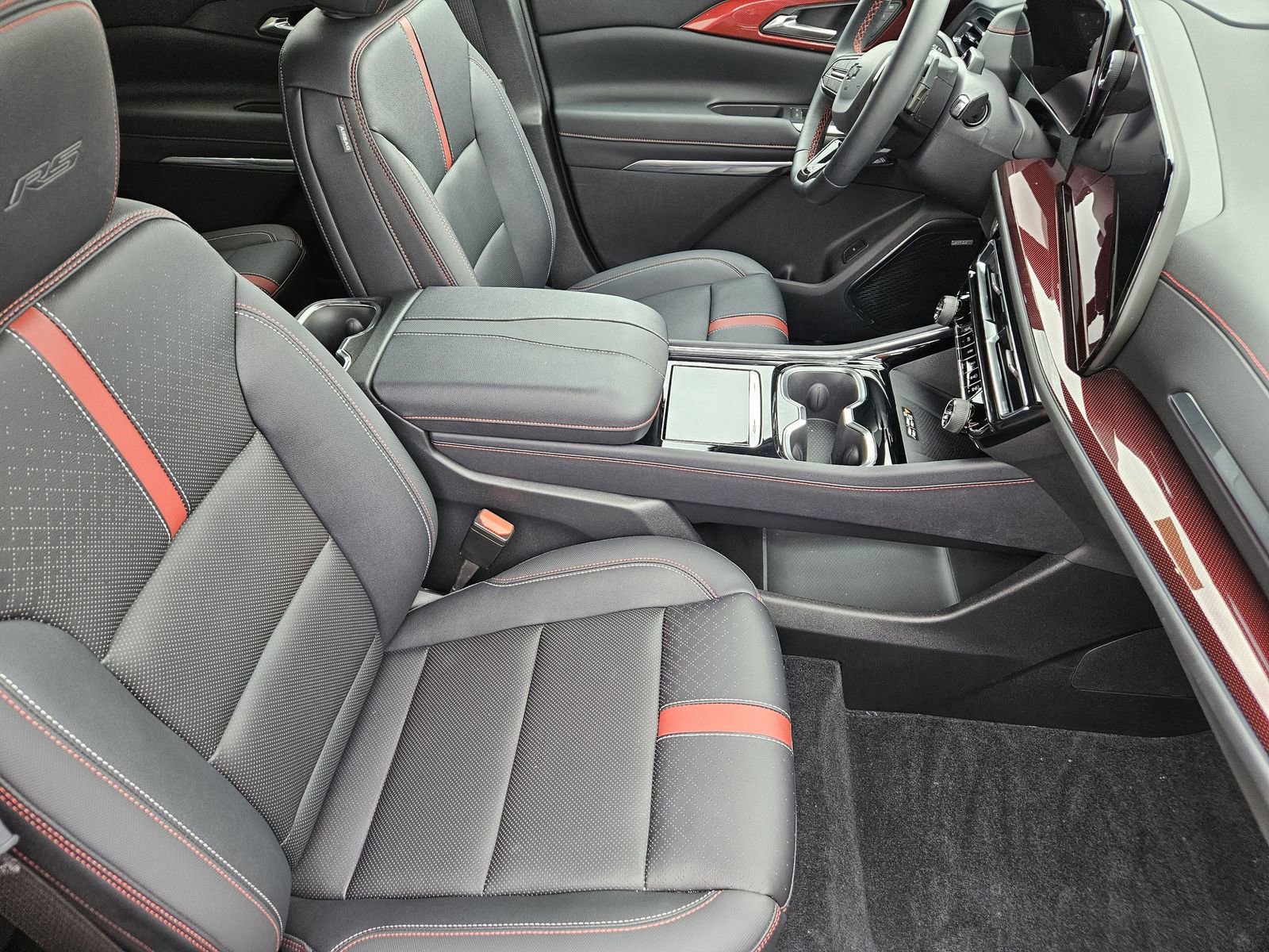 Certified 2024 Chevrolet Traverse RS image 19