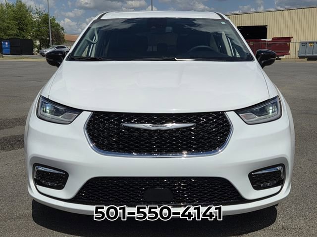 Used 2024 Chrysler Pacifica Touring-L image 5