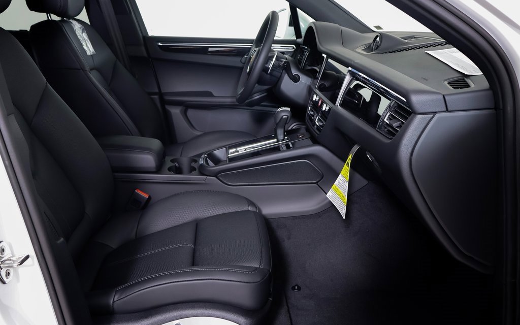 New 2025 Porsche Macan image 6