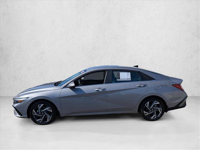 Used 2025 Hyundai Elantra Limited FWD image 9