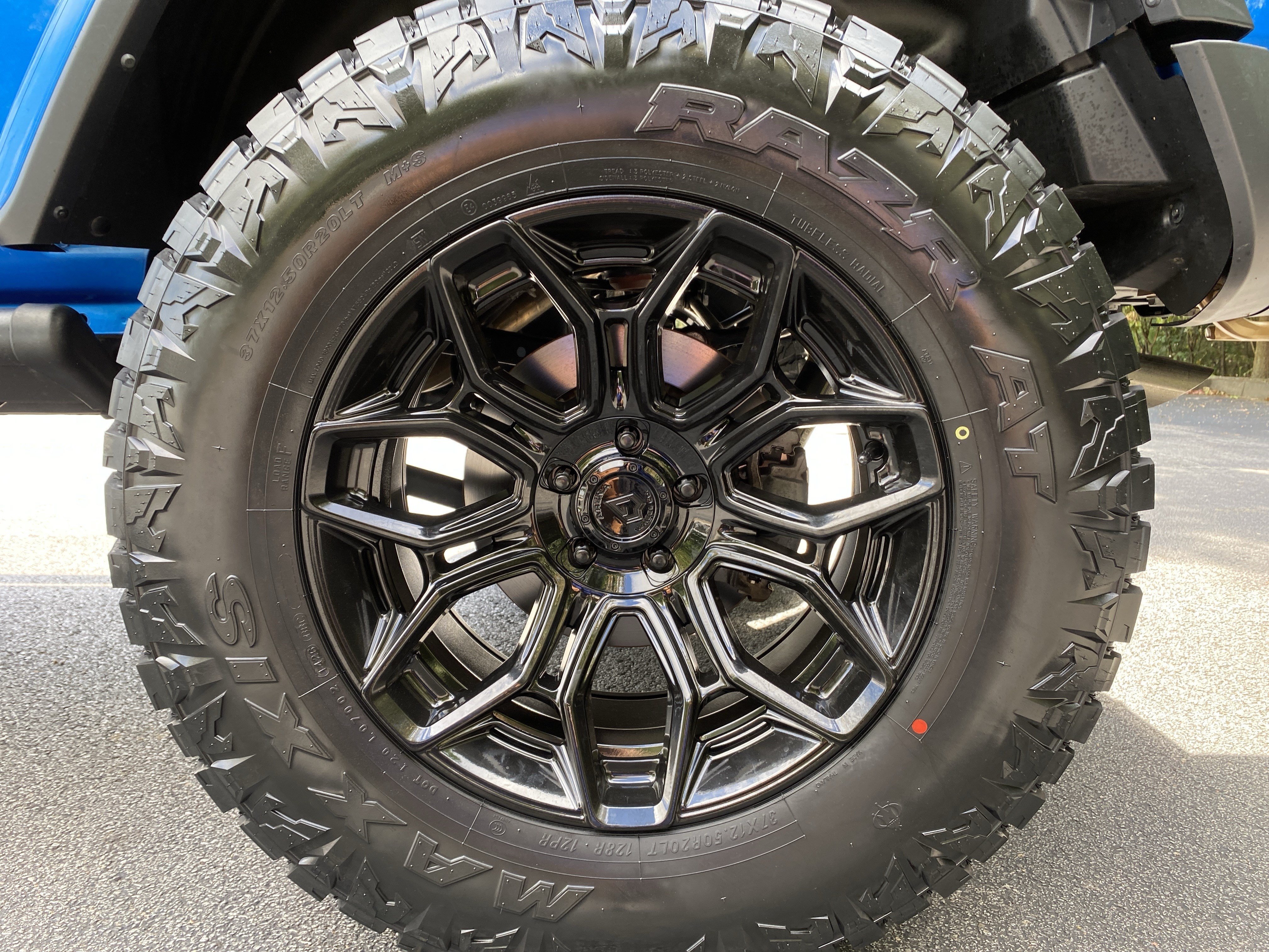 Used 2023 Jeep Wrangler Unlimited Rubicon 392 w/ Trailer Tow Package AWD/4WD image 13
