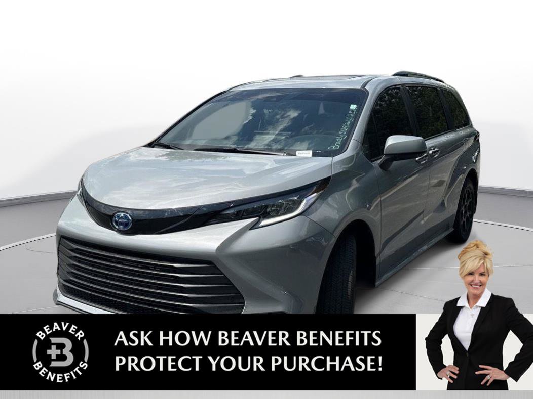 Certified 2025 Toyota Sienna XLE Woodland Edition AWD/4WD image 1