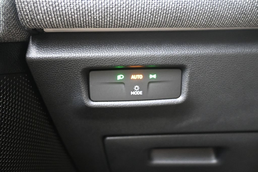 Used 2025 Volkswagen Tiguan S FWD image 18