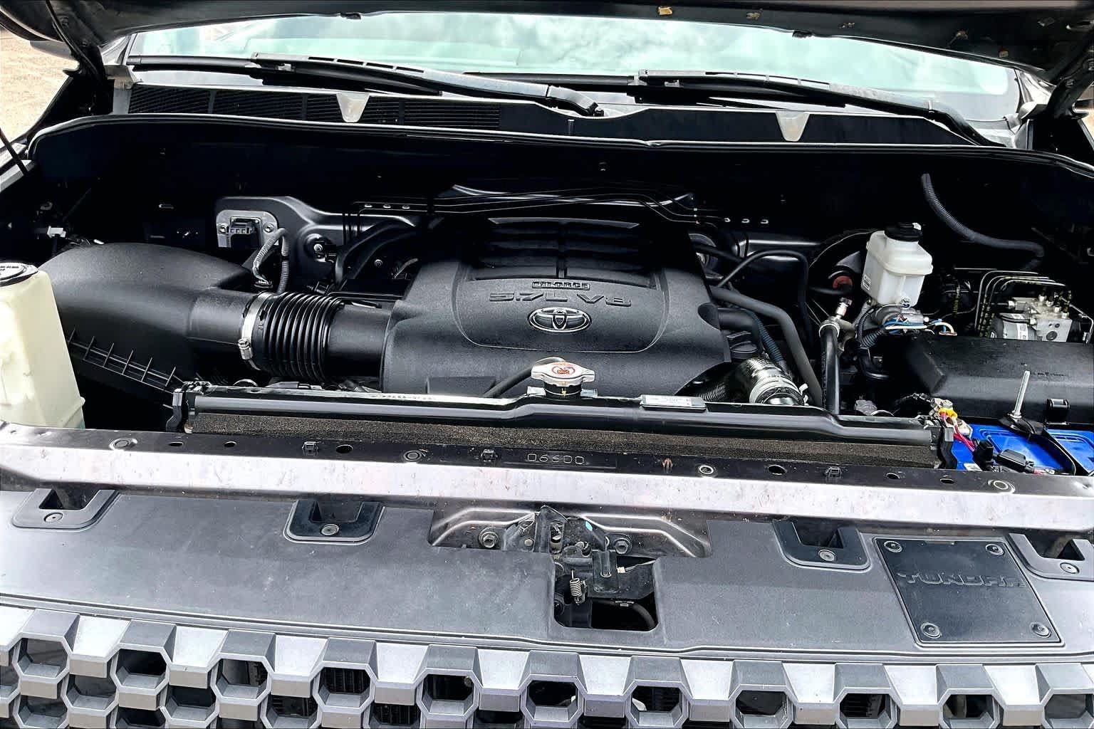 Used 2020 Toyota Tundra SR5 w/ TRD Off-Road Package AWD/4WD image 32