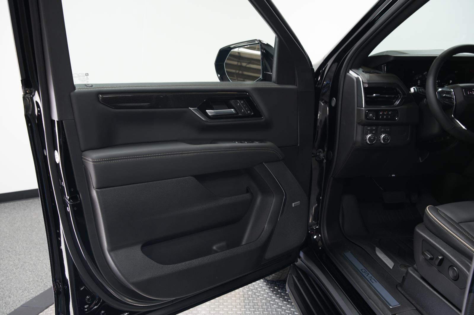 New 2026 GMC Yukon Elevation w/ LPO, Floor Liner Package image 23