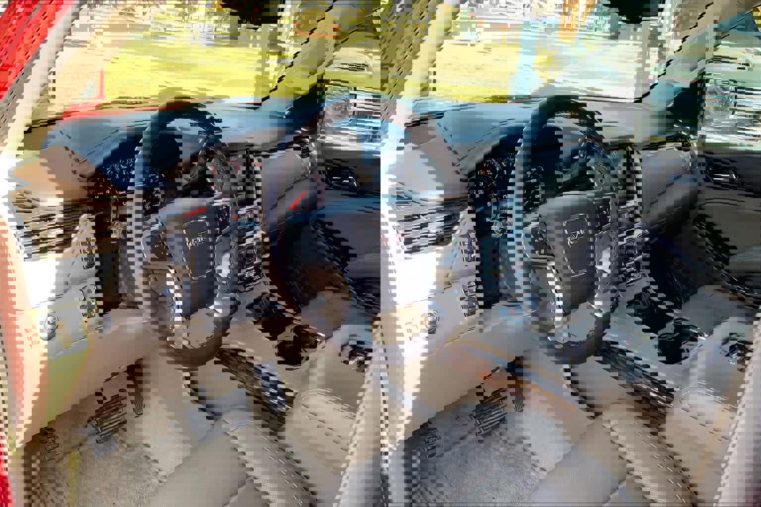 Used 2015 GMC Yukon SLT w/ HD Trailering Package image 17