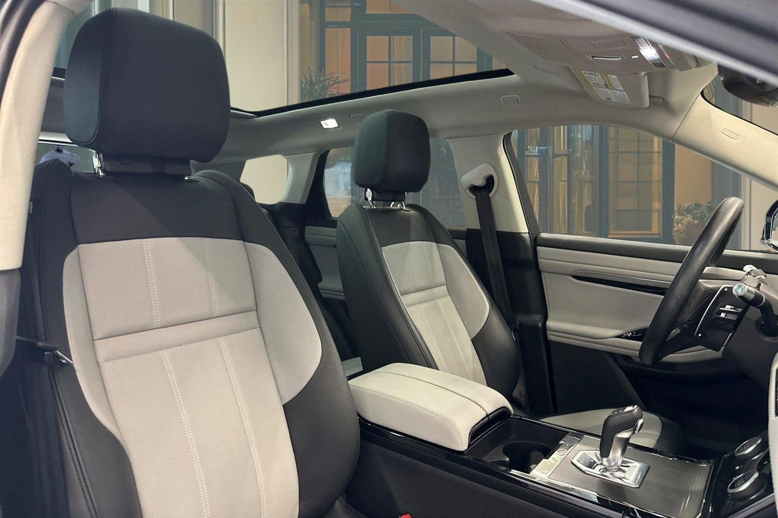 Used 2022 Land Rover Range Rover Evoque R-Dynamic S image 32