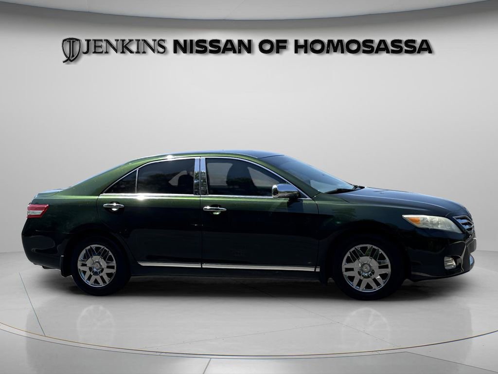 Used 2010 Toyota Camry LE image 2