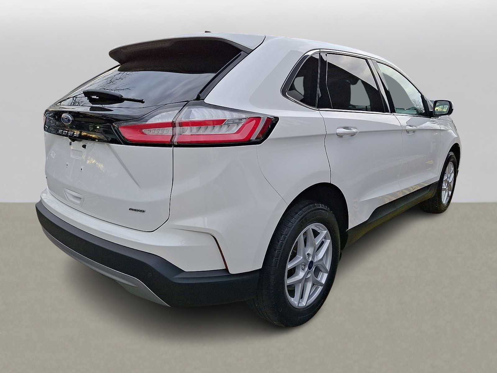 Used 2022 Ford Edge SEL w/ Convenience Package image 4