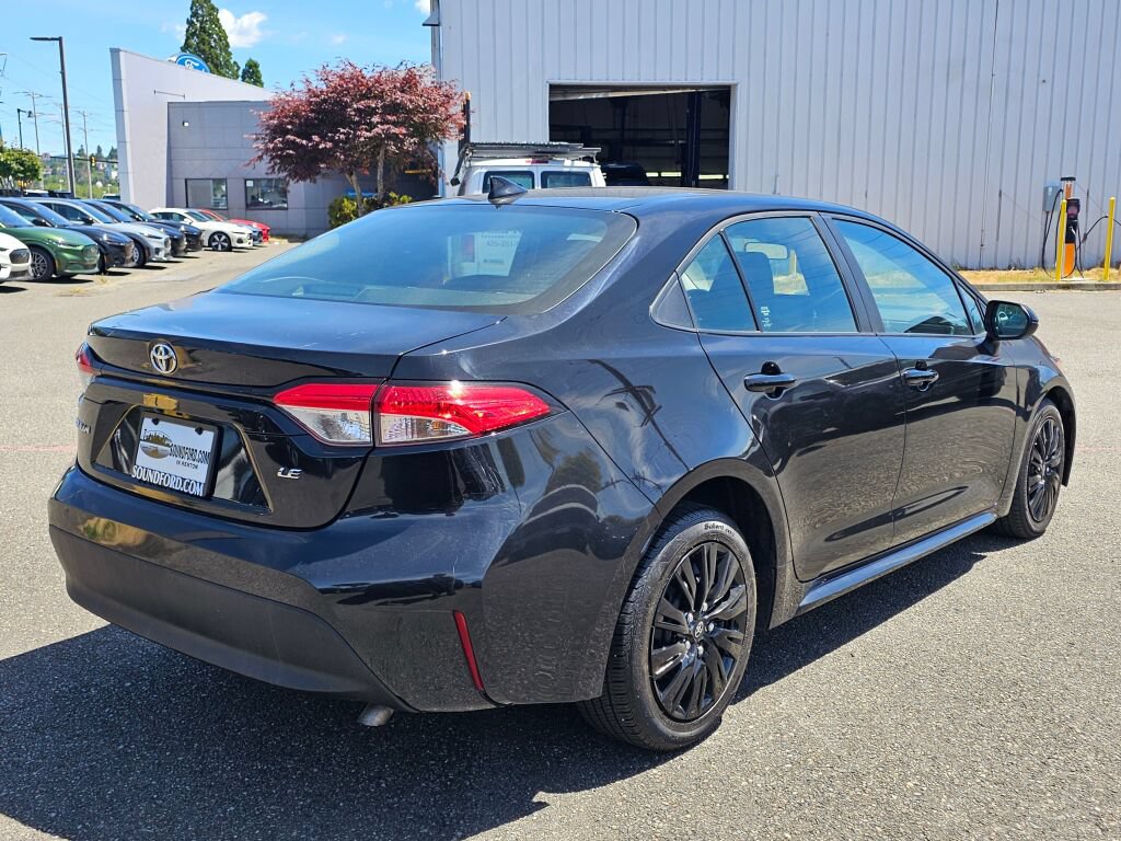 Used 2023 Toyota Corolla LE FWD image 5