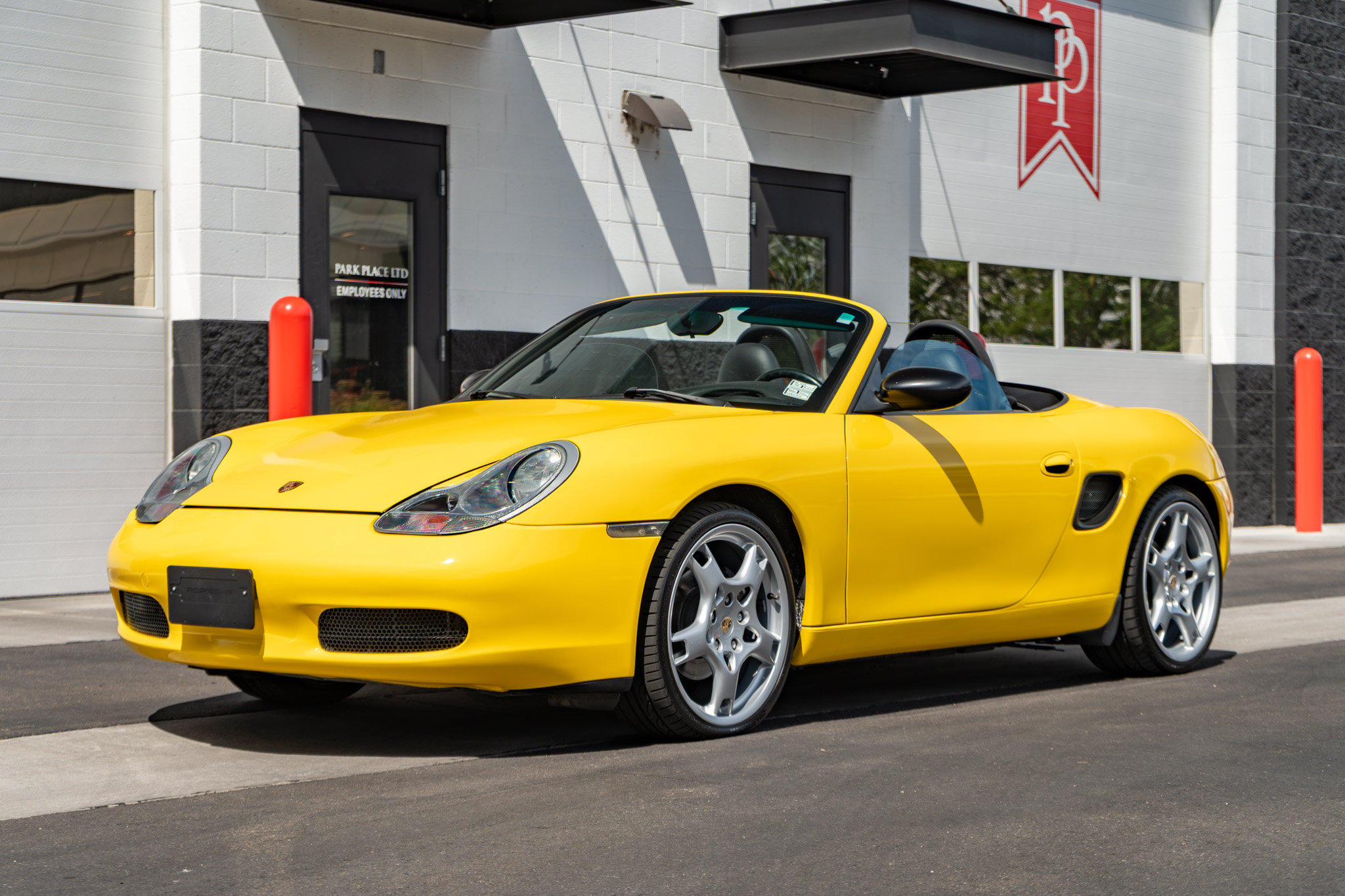 Used 1998 Porsche Boxster RWD image 24