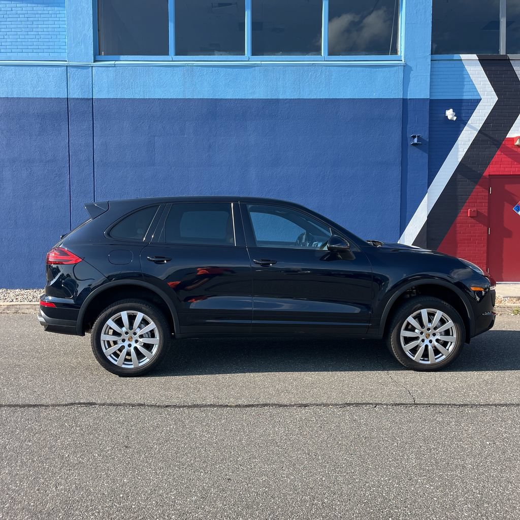 Used 2017 Porsche Cayenne S AWD/4WD image 6