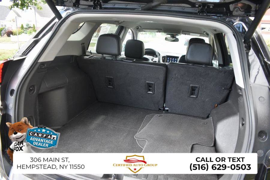 Used 2023 GMC Terrain SLT image 33