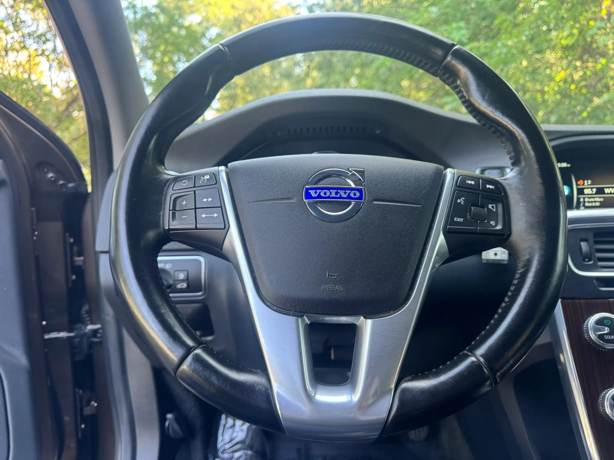 Used 2015 Volvo V60 T5 Cross Country Platinum AWD/4WD image 21