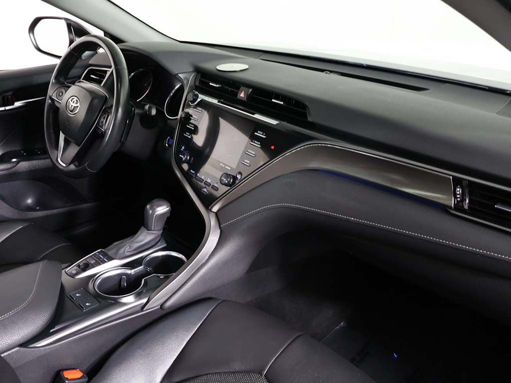 Used 2020 Toyota Camry XSE FWD image 28